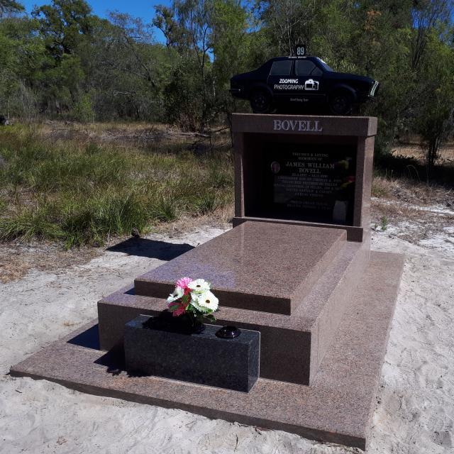 LINSTONE Car Model Monument for one of the GOLDEN Customer